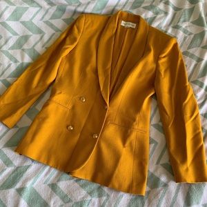 Bright 90s shoulder-padded blazer